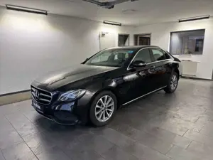 Mercedes-Benz E 220 d Limousine *Avantgarde*Totwinkel*LED*DAB* Bild 2