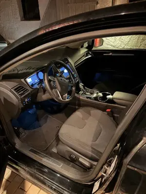 Ford Mondeo 2.0 TDCi Bi-Turbo PowerShift-Aut. Titanium Bild 2