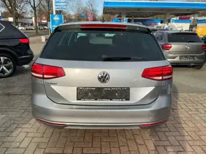Volkswagen Passat Variant Comfortline 2.0 TDI SHZ NAVI AHK Bild 4