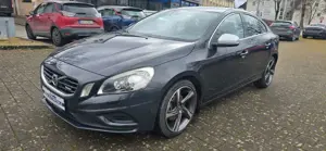 Volvo S60 Lim. R-Design Bild 3