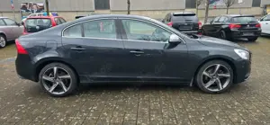Volvo S60 Lim. R-Design Bild 5