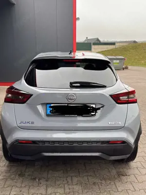 Nissan Juke Hybrid N-Connecta Premium  Sonderlackierung Bild 2