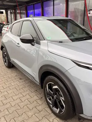 Nissan Juke Hybrid N-Connecta Premium  Sonderlackierung Bild 4