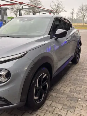 Nissan Juke Hybrid N-Connecta Premium  Sonderlackierung Bild 3