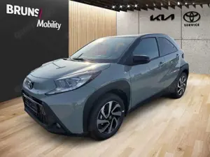 Toyota Aygo X 1.0 Automatik Teamplayer Kamera Carplay Bild 2