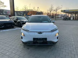 Hyundai KONA Elektro Advantage ACC AUT Kam. KlimaA LM Bild 3