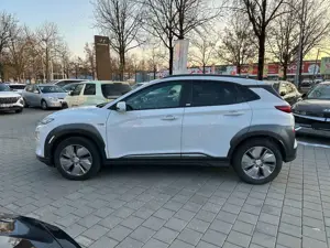 Hyundai KONA Elektro Advantage ACC AUT Kam. KlimaA LM Bild 5