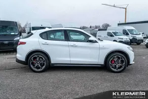 Alfa Romeo Stelvio Ti 2.0 Turbo 16V 206kW (280 PS) AT8 - Bild 4