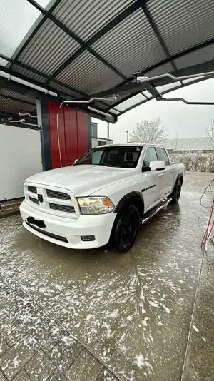Dodge RAM 5.7 V8 Hemi KD Neu Bremsen Neu Fahrzeugh. Vorhande