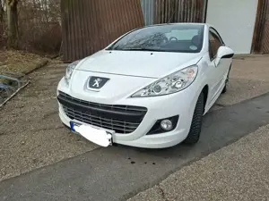 Peugeot 207 CC 120 VTi Active Bild 2