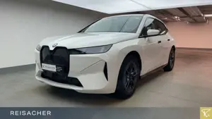 BMW iX IX xDrive45 AHK,DA+,ParkAs,HK,LED,Lenkradhz