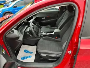 Peugeot 208 e- Active KeyLess/KlimaA/AUT/Akustikglas/LED Bild 5