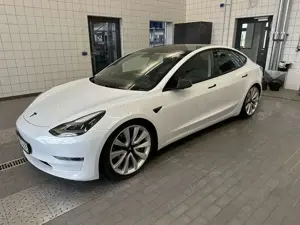 Tesla Model 3 Model 3 LR Dual Motor Sportsitze BOOST AHK