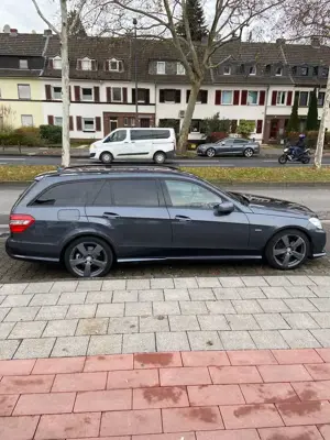 Mercedes-Benz E 300 T CDI DPF BlueEFFICIENCY 7G-TRONIC Avantgarde