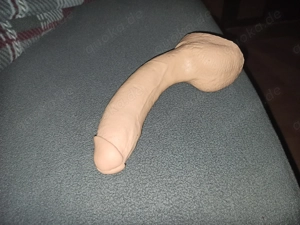 Grosser Gummipenis Bild 2