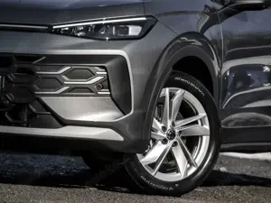 Volkswagen T-Roc Style 1.5 l eTSI (150 PS) 7-Gang-DSG PANO Bild 5