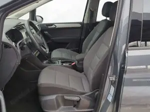 Volkswagen Touran 2.0 TDI Move AHK Pano LED DSG Bild 4