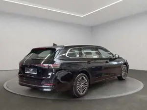 Volkswagen Passat Elegance 1.5 eTSI DSG ACC+AHK+NAVI+LED Bild 4