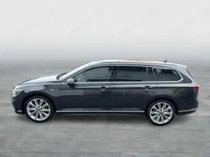 Volkswagen Passat Variant Elegance 2.0 TDI DSG R-LINE NAV PANO AHK MATRIX L