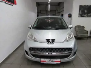 Peugeot 107 Bild 2