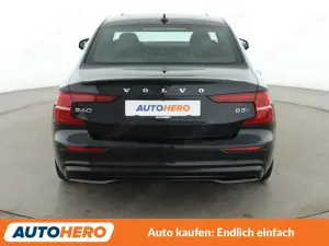 Volvo S60 2.0 B5 Mild-Hybrid Ultimate Dark AWD Aut*LED*TEMPO Bild 5