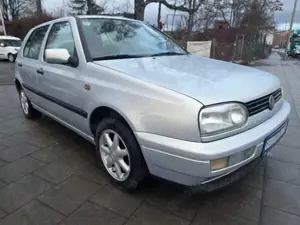 Volkswagen Golf Golf 1.8 Automatik Bon Jovi, Klima,Servo