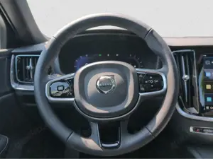 Volvo V60 +B4+Benzin+Ultimate+Dark+Standhzg+E-Sitze+DAB Bild 5