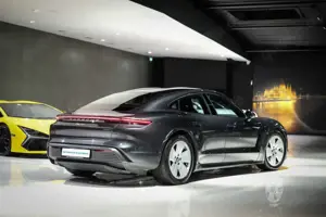 Porsche Taycan Basis*KOMF.-SITZE*SOUND-PACKAGE+*HEAD.UP* Bild 3