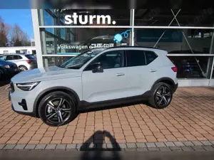 Volvo XC40 Plus Dark *Navi, LED* Bild 3