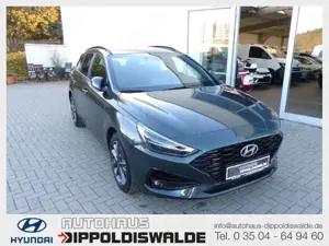 Hyundai i30 cw Kombi 1.5 T-GDI 7-DCT Advantage *LED*PDC*Navi*