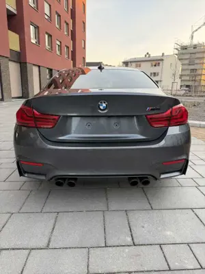 BMW M4 Coupe DKG Competition Bild 4
