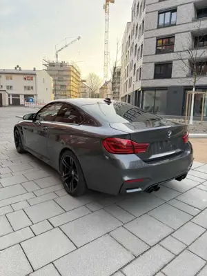 BMW M4 Coupe DKG Competition Bild 3