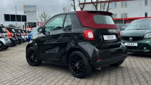 smart forTwo Cabrio TURBO DCT SPORTPAKET! ROTES VERDECK! PDC! Bild 5