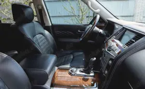Infiniti QX80 Bild 5