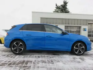 Opel Astra Elegance Sitzh., LED-Licht, beheizbare Frontsch.