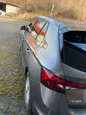 Skoda Fabia 130 Jahre DSG WP RFK ALU GRA NAVIAPP 5J. GAR Bild 4
