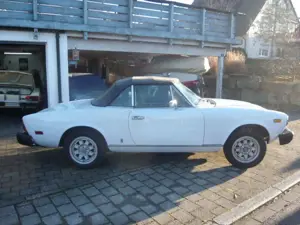 Fiat 124 Spider CS 2 Baujahr 1981 H- Kennzeichen