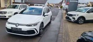 Volkswagen Golf VIII 2.0 TDI DSG Variant R-Line