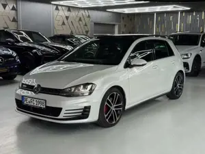 Volkswagen Golf GTD 2.0 TDI STHZG/NAVI/PANO/SHZ/LANE/XENON