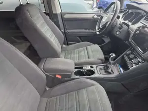 Volkswagen Touran 2.0 TDI Comfortline - Navi - DAB - ACC Bild 5