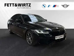 BMW 520 i M Sport|AHK|Glasdach|Komfortsitz|StopGo Bild 1