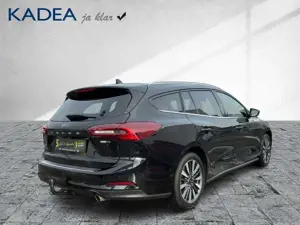 Ford Focus Turnier Titanium AUTOM. AHK+NAVI+KAMERA+LED Bild 5