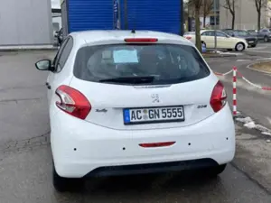 Peugeot 208 208 Diesel  5-Türer HDi 68 Like Bild 3