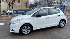 Peugeot 208 208 Diesel  5-Türer HDi 68 Like Bild 2