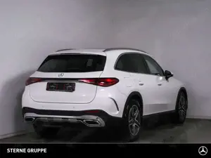 Mercedes-Benz GLC 220 GLC 220 d 4M AMG AHK Distr Pano Ambi eSitze Totw Bild 2