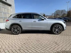 Mercedes-Benz GLC 220 d 4Matic Avantgarde Distronic+Memory+LED Bild 4