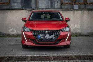 Peugeot 208 1.2 PureTech 100 Active Pack Bild 2