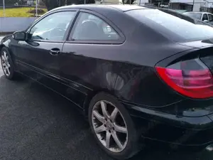 Mercedes-Benz C 200 Coupe Bild 2