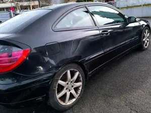 Mercedes-Benz C 200 Coupe Bild 4