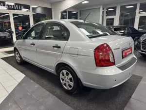 Hyundai ACCENT GL Klima Allwetter TÜV  Service NEU